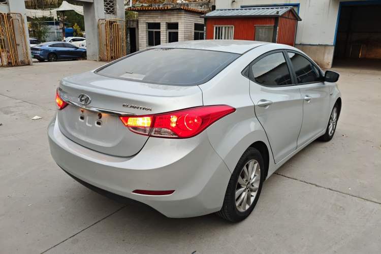 Used Hyundai Elantra (5th Generation / Langdong) 2015 1.6L Automatic Fashion Model Exterior 5