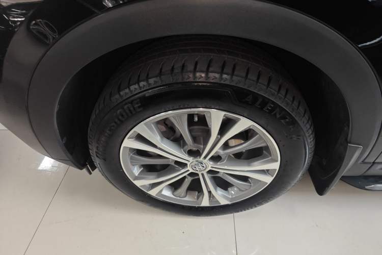 Used Buick Envision 2021 Encore Plus 652T Five-Seat All-Wheel-Drive Luxury Model
