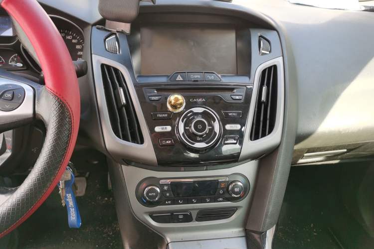 Used Ford Focus 2012 Sedan 1.6L Manual Fashion Edition
