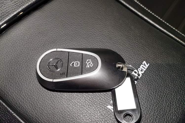 Used Mercedes-Benz C-Class 2023 Revised C 200 L Sport Edition Interior 1