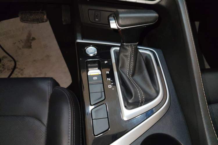 Used CHANGAN Eado 2020 PLUS Million Edition 1.6L GDI CVT Luxury Model Gear Lever