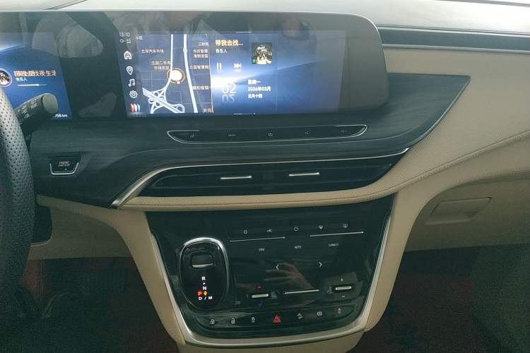 Used Buick GL8 2023 ES Lu Zun Deluxe Model
