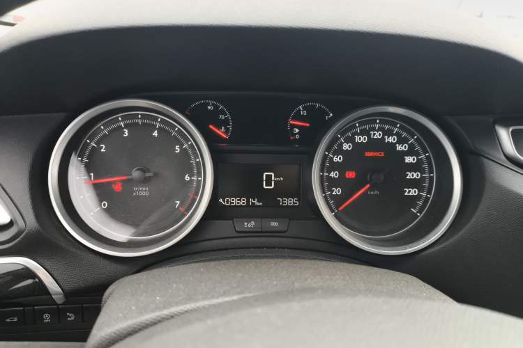 Used Peugeot 408 2014 1.8L Manual Leading Edition