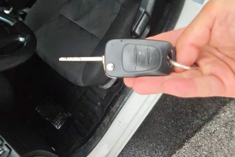 Used Kia K2 2015 Sedan 1.4L MT GLS Vehicle Key