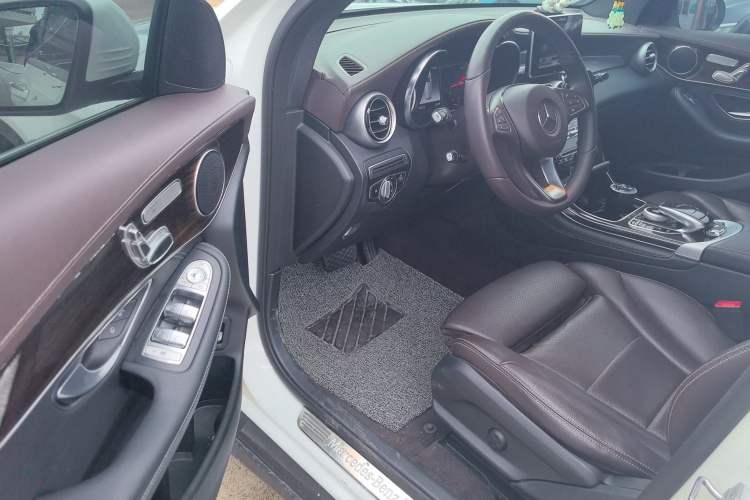 Used Mercedes-Benz GLC 2019 GLC 260 L 4MATIC Dynamic Model
