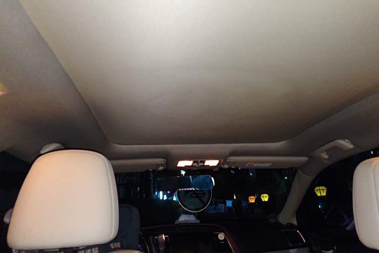 Used Toyota Highlander 2015 2.0T Two-Wheel Drive Luxury Edition 7 Seats Headliner