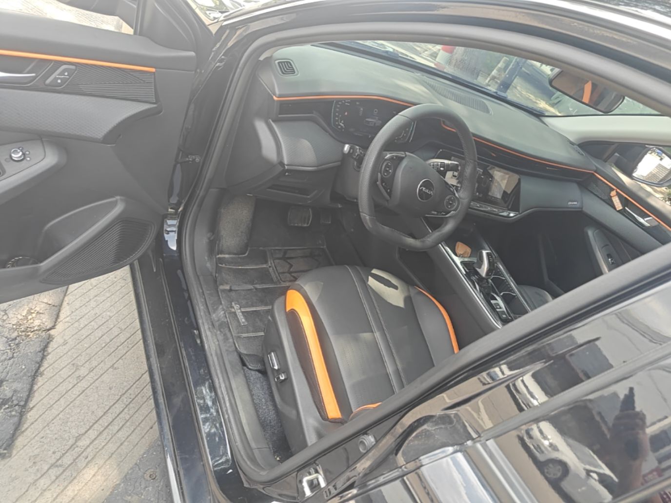 Dongfeng Aeolus Yixuan MAX 2023 1.5T Ultra-Stylish Trendsetting Dad Edition — снимка 18