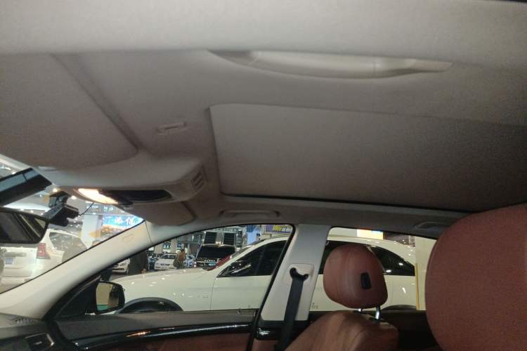 Used BMW 5 Series GT 2014 528i Leading Model
