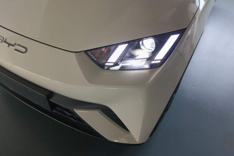 Used BYD Seagull 2024 Honor Edition 305km Dynamic Version Left Front Headlight