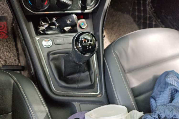 Used Volkswagen Lavida 2017 1.6L Manual Comfort Edition