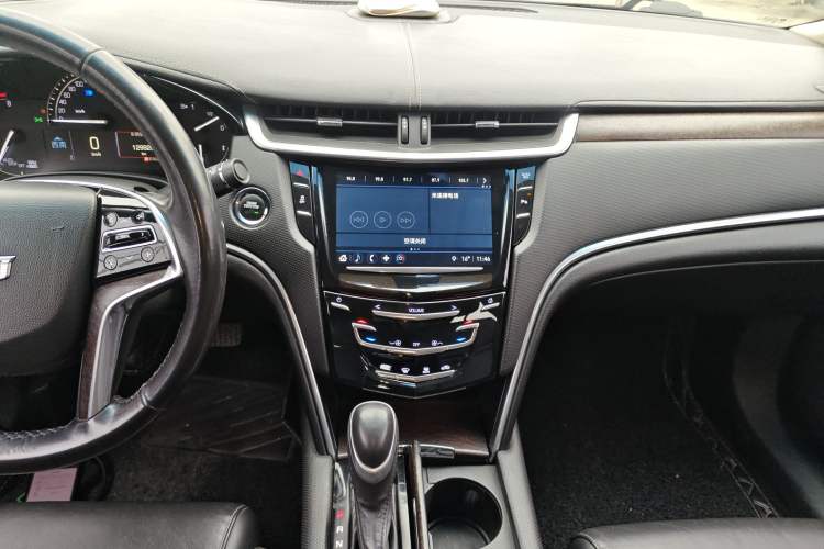 Used Cadillac XTS 2018 28T Elite Edition Audio And AC Panel