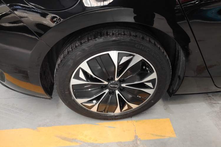Used BYD Seal 2023 Champion Edition 550km Elite Model Right Rear Wheel Hub