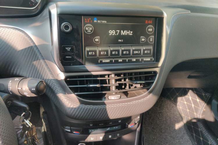 Used Peugeot 2008 2014 1.6L Manual Fashion Edition