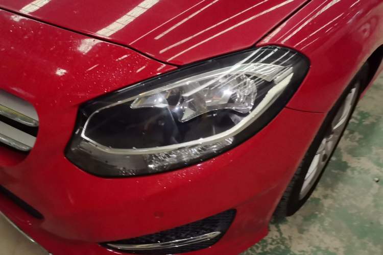 Used Mercedes-Benz B-Class 2015 B 200 Sport Edition Left Front Headlight