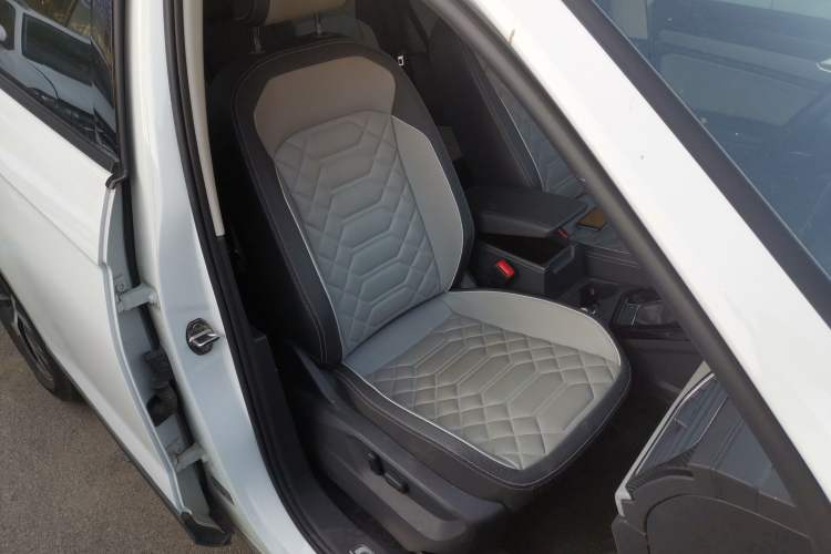 Used Volkswagen Tayron 2023 300TSI Two-Wheel-Drive Luxury Plus Advanced Edition
