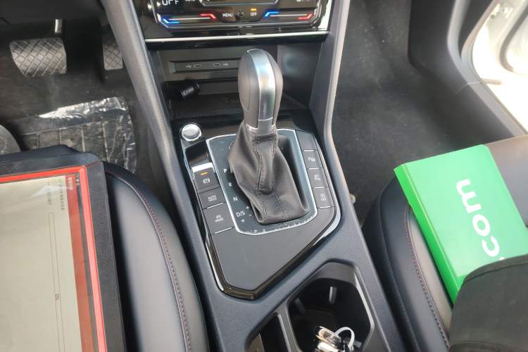 Used Volkswagen Tharu 2024 300TSI Two-Wheel-Drive Moon Luxury Edition
