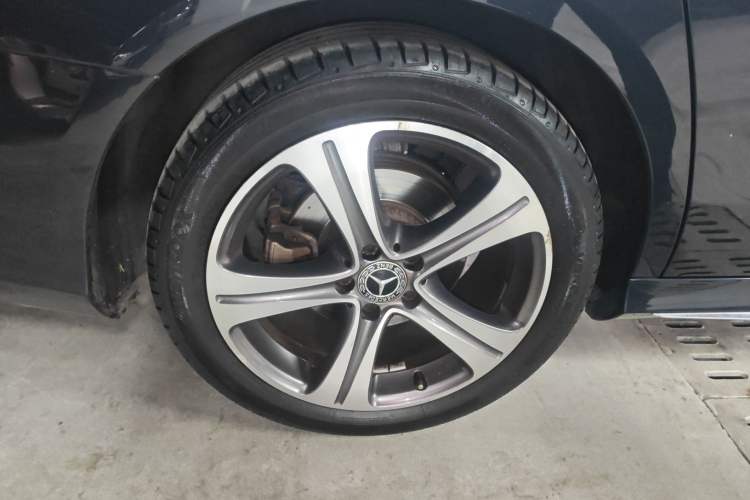 Used Mercedes-Benz E-Class 2018 E 200 L Sport Edition Right Rear Wheel Hub