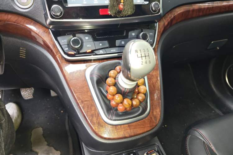 Used Haval H6 2017 Red-Label Sport Edition 1.5T Manual Two-Wheel Drive Prestige Model Gear Lever