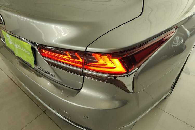 Used Lexus LS 2018 500h Excellence Edition China VI standard
