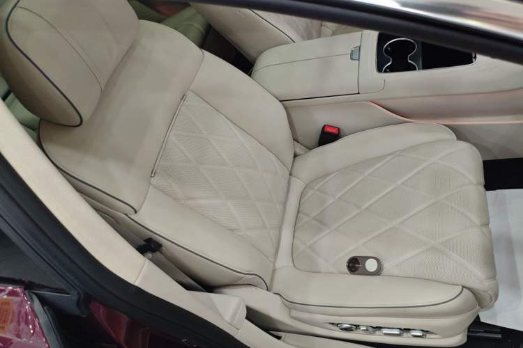 Used Hima Stelato S9 2025 Extended-Range Ultra Right Front Seat