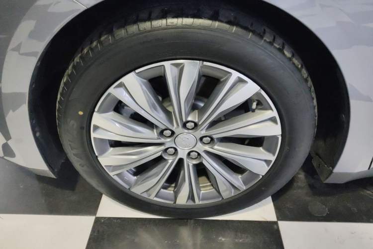 Used Hongqi E-QM5 2024 610 km PLUS
