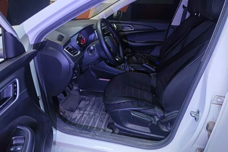 Used Roewe i5 2020 1.5L Manual 4G Connect Luxury Edition Left Front Seat