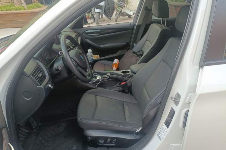 Used BMW X1 2015 sDrive18i Leading Edition
