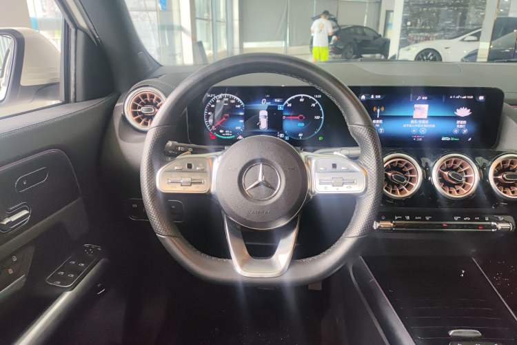 Used Mercedes-Benz EQA 2022 EQA 300 4MATIC Launch Edition
