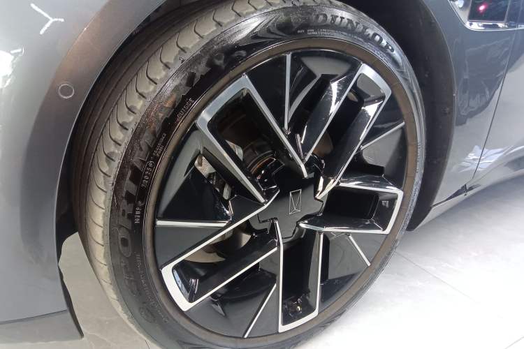 Used Avatr 12 2025 Year Updated Ultra Extended-Range Version
