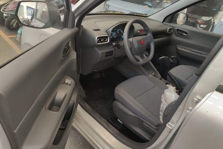 Used Wuling Hongguang New Energy 2024 All-Electric Model 300KM Practical Version
