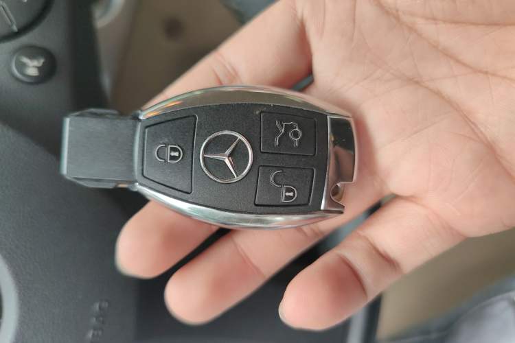 Used Mercedes-Benz GLK-Class 2011 GLK 300 4MATIC Luxury Model
