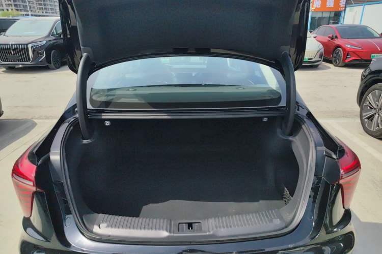 Used Hongqi H5 2024 1.5T DCT Smart Connect Flagship Edition
