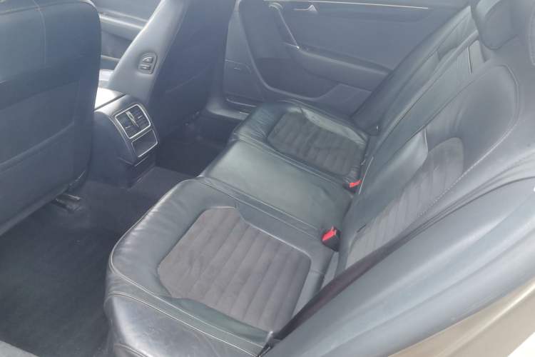 Used Volkswagen Magotan 2015 1.8TSI Luxury Model Left Rear Seat