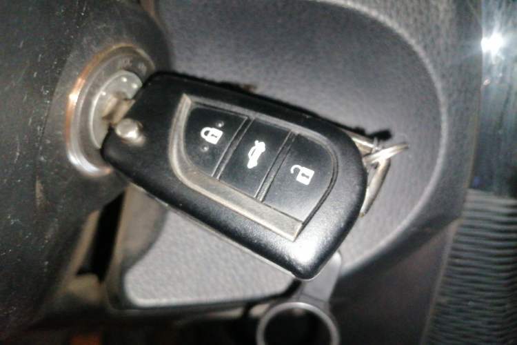 Used Toyota Corolla 2014 1.6L CVT GL-i Vehicle Key