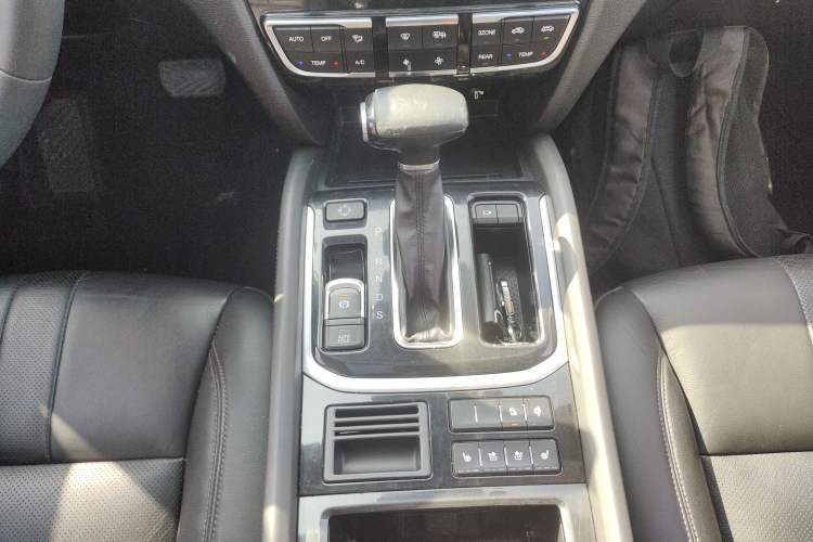 Used GAC Trumpchi GS8 2017 320T Two-Wheel Drive Luxury Smart Connectivity Version (7 Seats)
