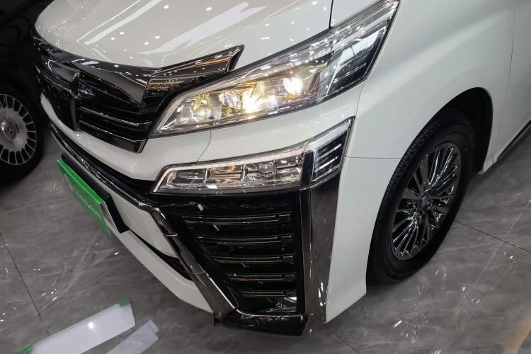 Used Toyota Vellfire 2023 Crown Dual-Engine 2.5L HV Ultimate Edition