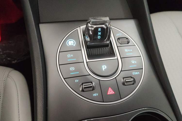 Used BYD Seal 05 DM-i 2025 DM-i Smart Drive 55KM Luxury Model Gear Lever