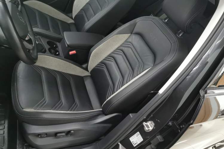 Used Volkswagen Tayron GTE Plug-in Hybrid 2020 1.4T Luxury Model Left Front Seat