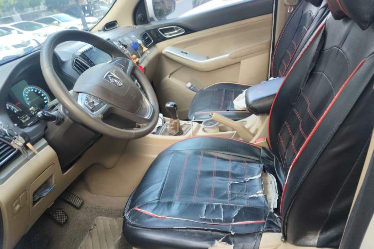 Used Baojun 730 2014 1.5L manual standard trim 7 seats