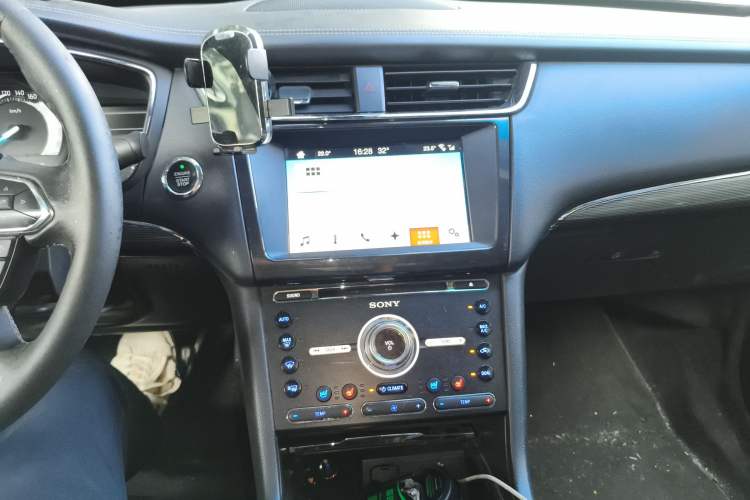 Used Ford Taurus 2017 EcoBoost 245 Luxury Model Audio And AC Panel