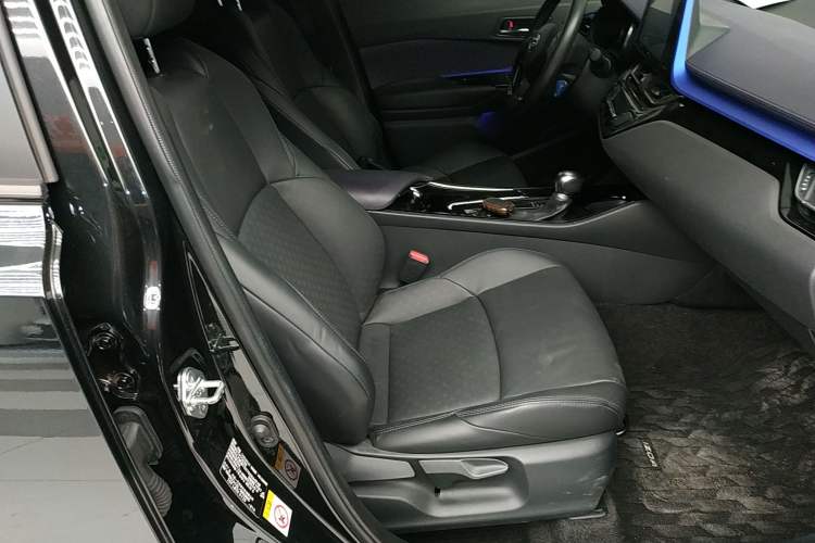 Used Toyota IZOA 2018 2.0L Yichi Edition China V Standard Right Front Seat