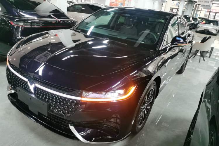 Used VOYAH PASSION 2024 PHEV Four-Wheel Drive Ultra-Long Range Executive Edition