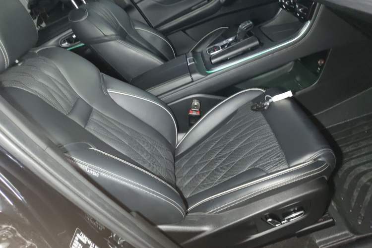 Used GAC Trumpchi GS8 2022 Linghang Series 2.0 TGDI Two-Wheel-Drive Luxury Smart Connectivity Version (7 Seats)