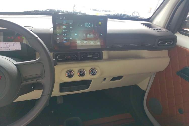 Used Wuling Zhiguang New Energy 2025 Comfort Model Audio And AC Panel