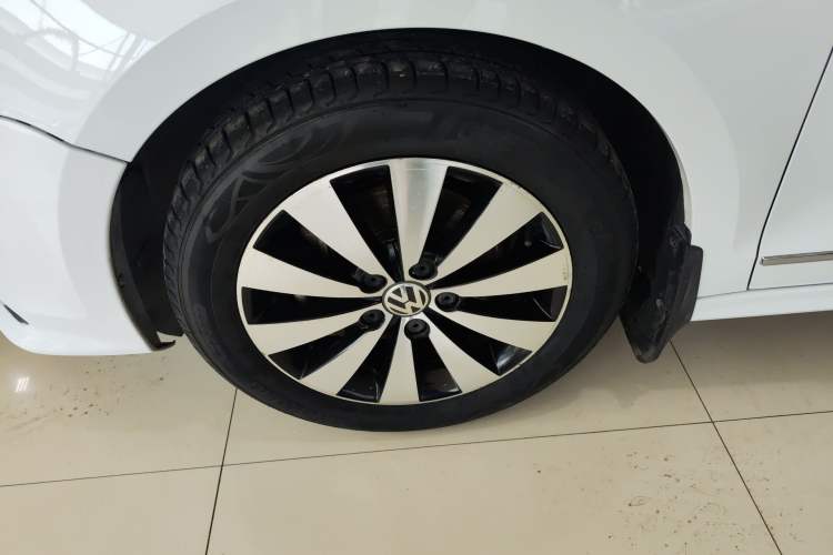 Used Volkswagen Sagitar 2018 180TSI DSG Prestige Edition Left Front Wheel Hub