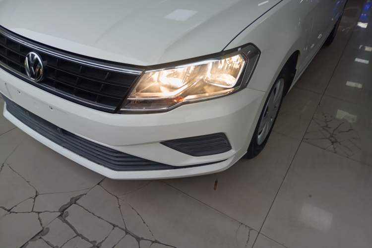 Used Volkswagen Jetta 2017 1.5L Manual Fashion Edition
