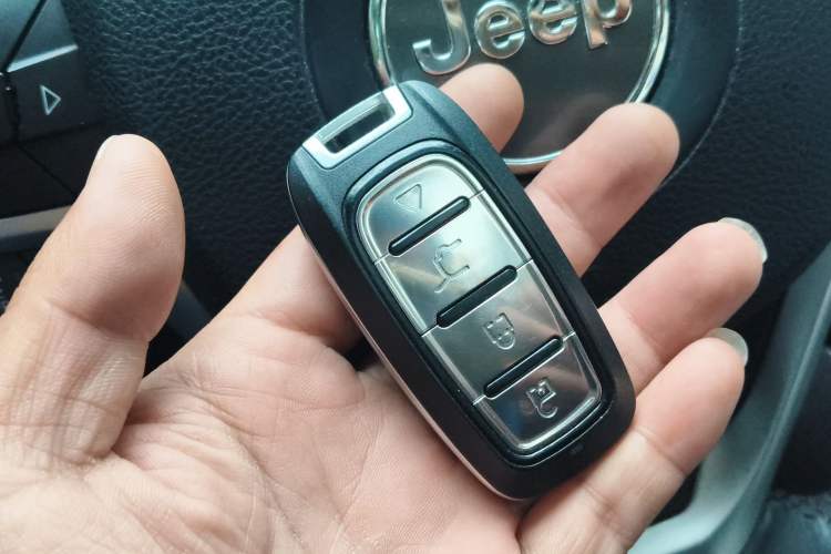 Used Jeep Cherokee 2016 2.4L Professional Edition Vehicle Key