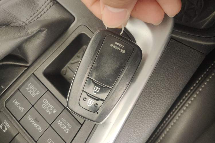 Used Toyota Wildlander 2020 2.0L CVT 4x4 Luxury Edition
