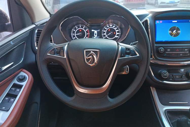 Used Baojun 560 2015 1.8L Manual Elite Edition