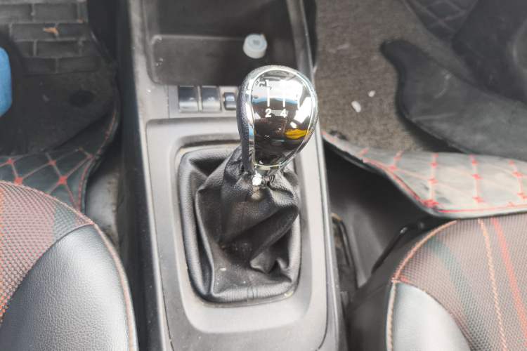 Used Chevrolet Sail 2013 Sedan 1.4L Manual - Youyi Happiness Edition